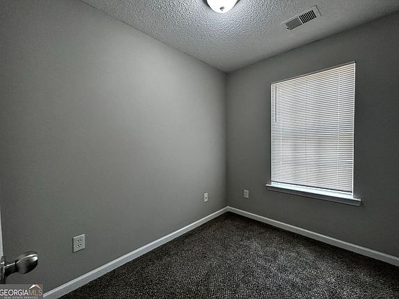 5th image of 51 Fairview St