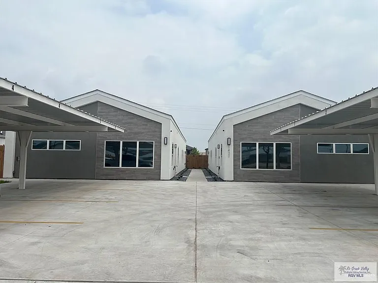 1421 Iris Ave #3 — Photo 1