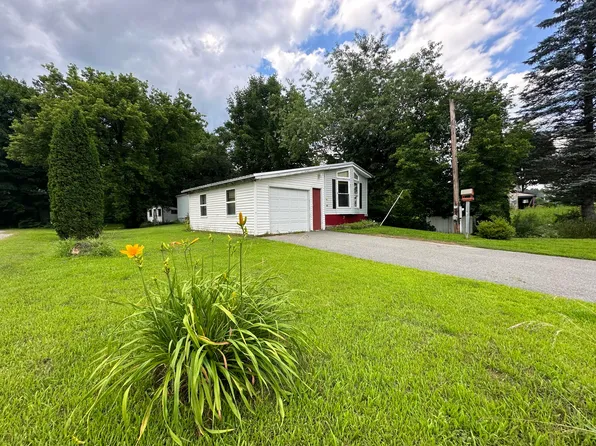 30 Third Street, Dixfield, ME 04224