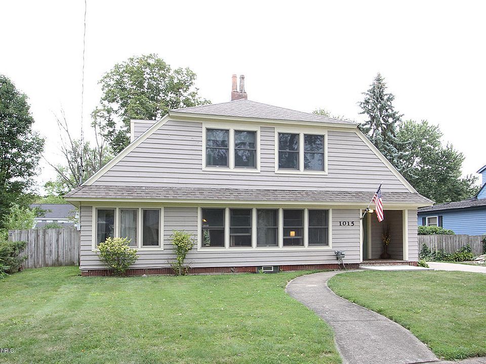 1st image of 1015 Vassar Dr