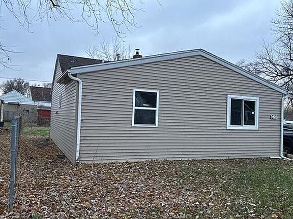 3rd image of 3128 W Humboldt St