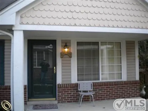 31873 Tall Pnes, Roseville, MI 48066