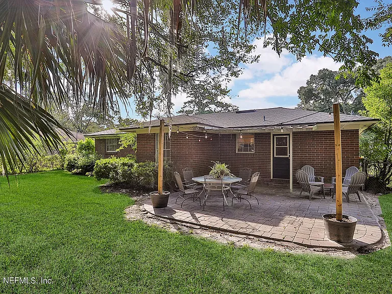 8211 Gwendolyn Rd — Photo 39
