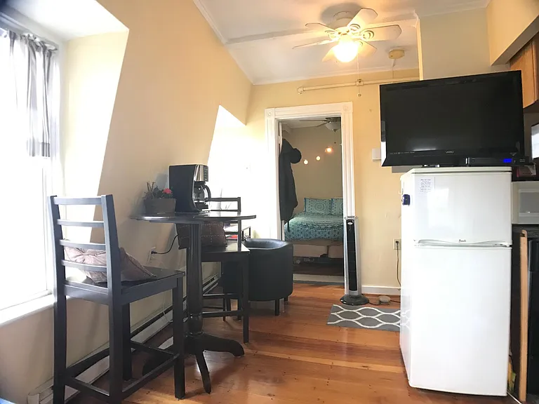 235 Spring St #5 — Photo 9