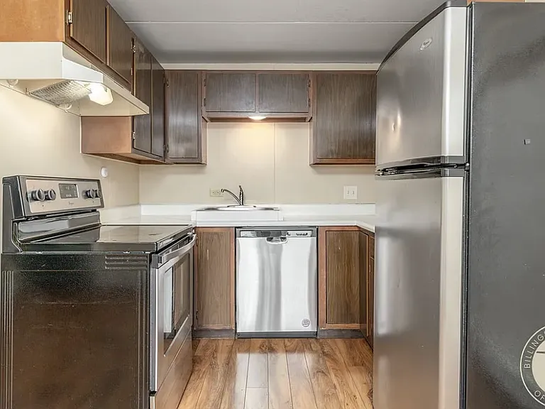 300 N 25th St #401 — Photo 6