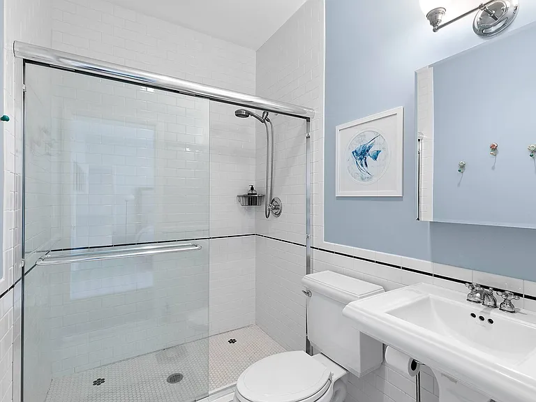 492 Sag Harbor Tpke — Photo 20