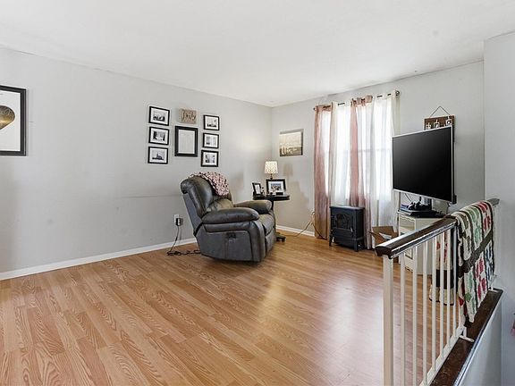 2nd image of 707 W Martindale Rd