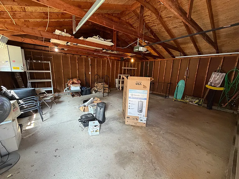 1637 Hanover St — Photo 18