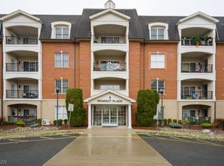 319 Regency Pl #319, Woodbridge, NJ