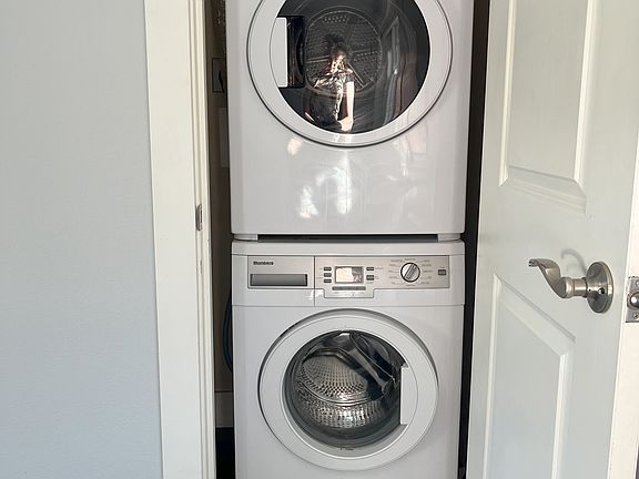 W/D Closet
