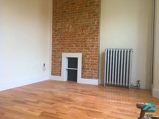 Rented by EXR | media 8