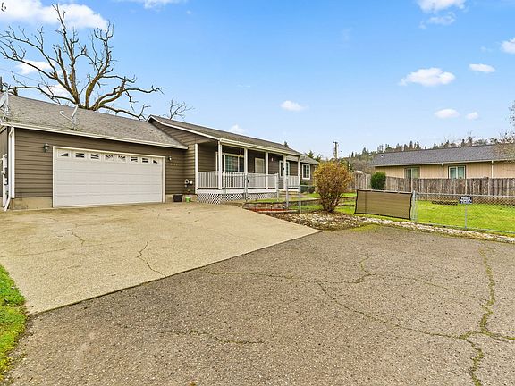 2nd image of 2966 NE Douglas Ave