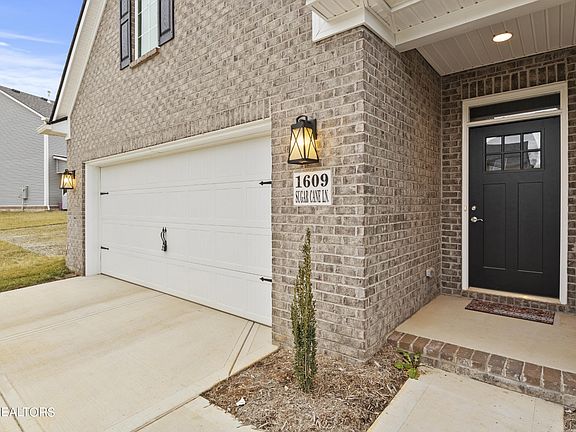 2nd image of 1609 Sugar Cane Ln