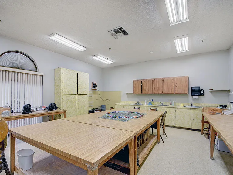 3590 Via Poinciana #202 — Photo 57