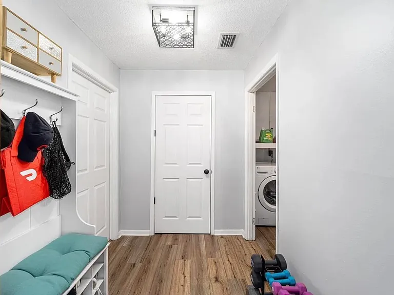 2230 NW 42nd Ave — Photo 11