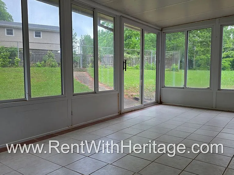 6190 Knights Ln — Photo 15