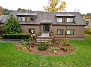 492 Heritage Vlg #B, Southbury, CT 06488