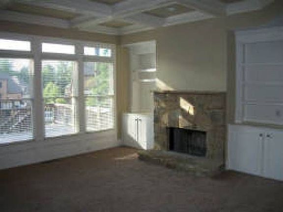 4th image of 2959 Hidden Falls Dr