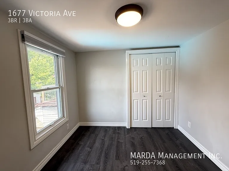 1677 Victoria Ave — Photo 24