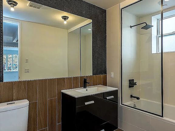 5th image of 159 Winthrop St #4A