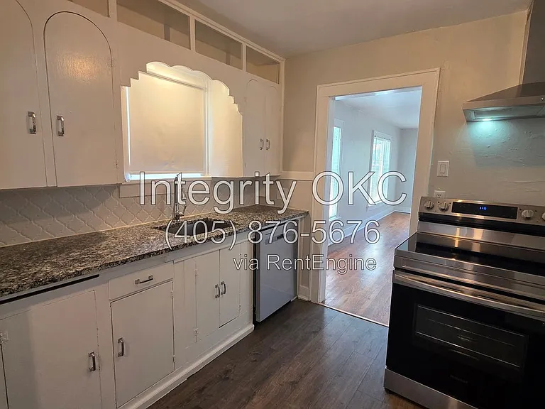 306 E Hughbert St — Photo 11