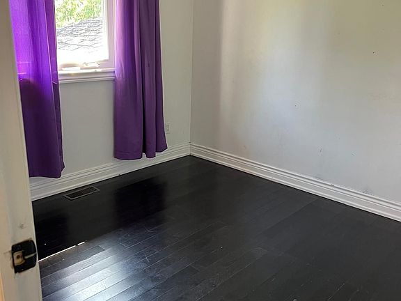 3rd image of 384 Ashbury Rd