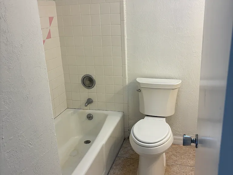 1147 Barbara Dr — Photo 15