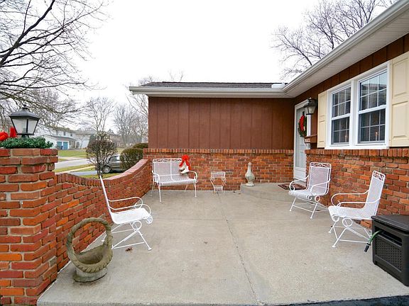 3rd image of 1918 Cedar Willow Dr