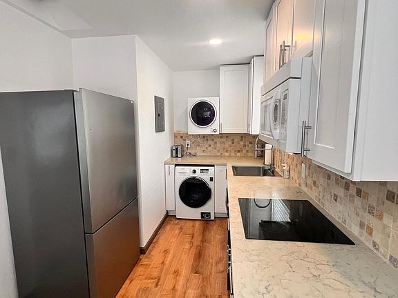 2nd image of 3218 Grim Ave
