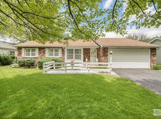 507 Birchwood Dr, North Aurora, IL 60542