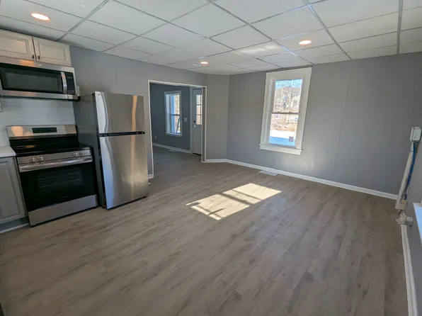 15 Main St, 15 Main St #1R, Ballston Lake, NY 12019