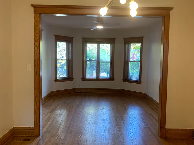 5211 W Byron St #1 — Photo 6