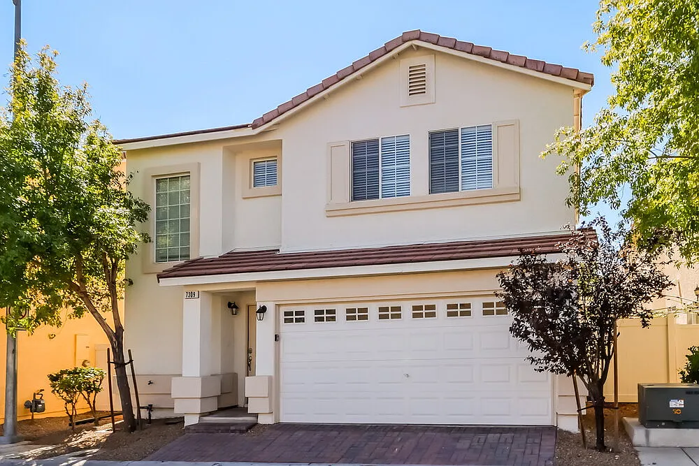 3 bed, 2.5 bath, 1502 sqft, $1,990 — Photo 4