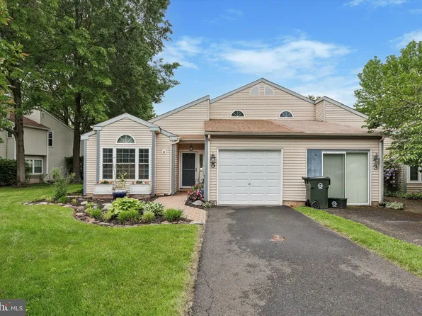 5 Kern Dr, Perkasie, PA 18944