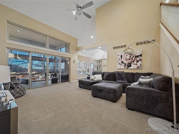 2nd image of 105 Grandview Dr