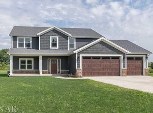 14698 Knob Hill Dr, Heyworth, IL 61745
