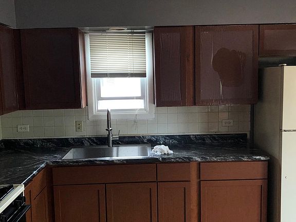 3rd image of 5772 Hillside Pl #2