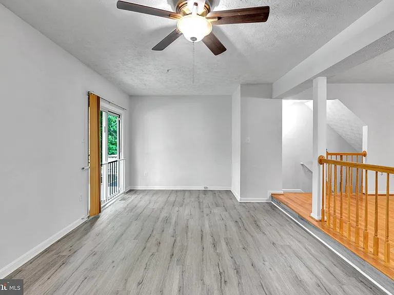 2406 Lemontree Ln — Photo 15