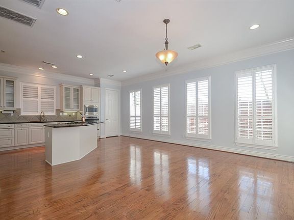 5th image of 1418 E Hilshire Park Dr