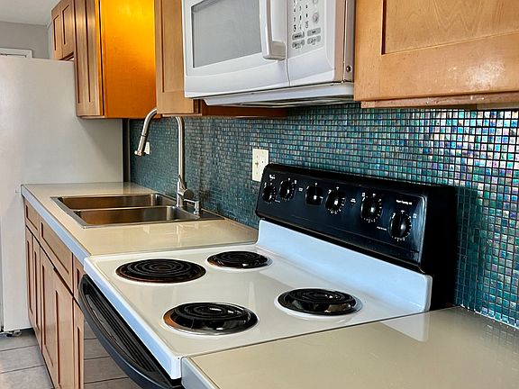 3rd image of 1829 N 19th Ave #31