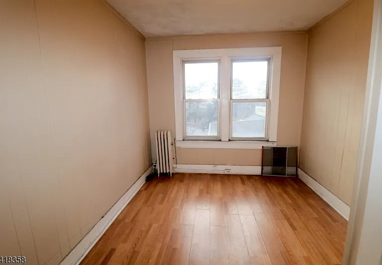 413 Lyons Ave #2L — Photo 10