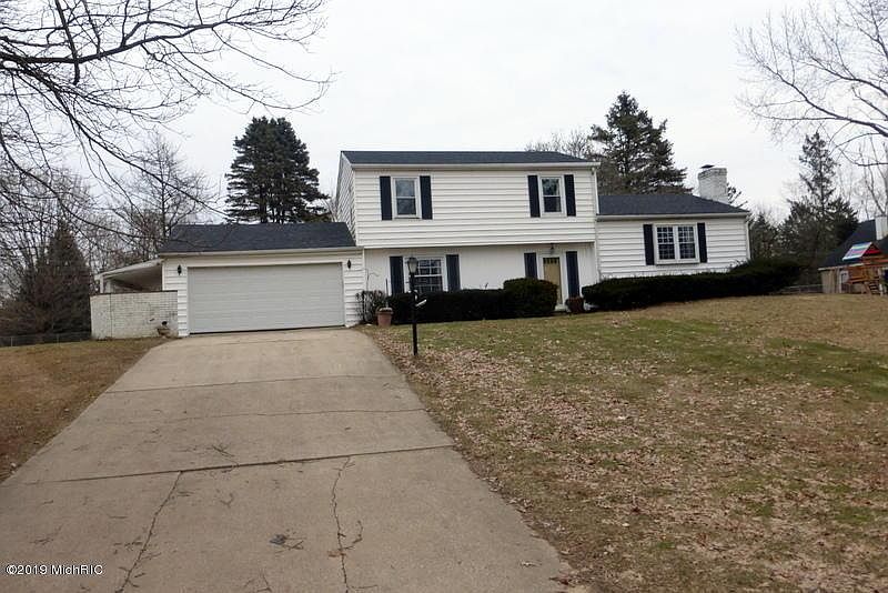 1st image of 305 Shillelagh Ln