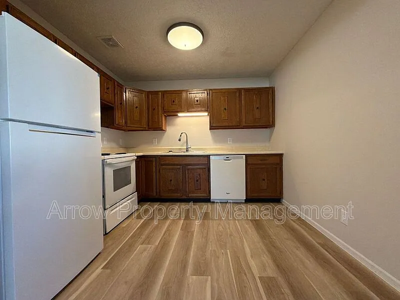 922 A St — Photo 2