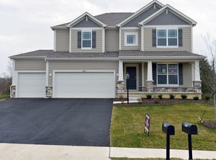 6153 Weeping Rock Dr, Lewis Center, OH 43035