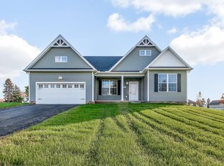 200 Winifred Dr, Hanover, PA 17331