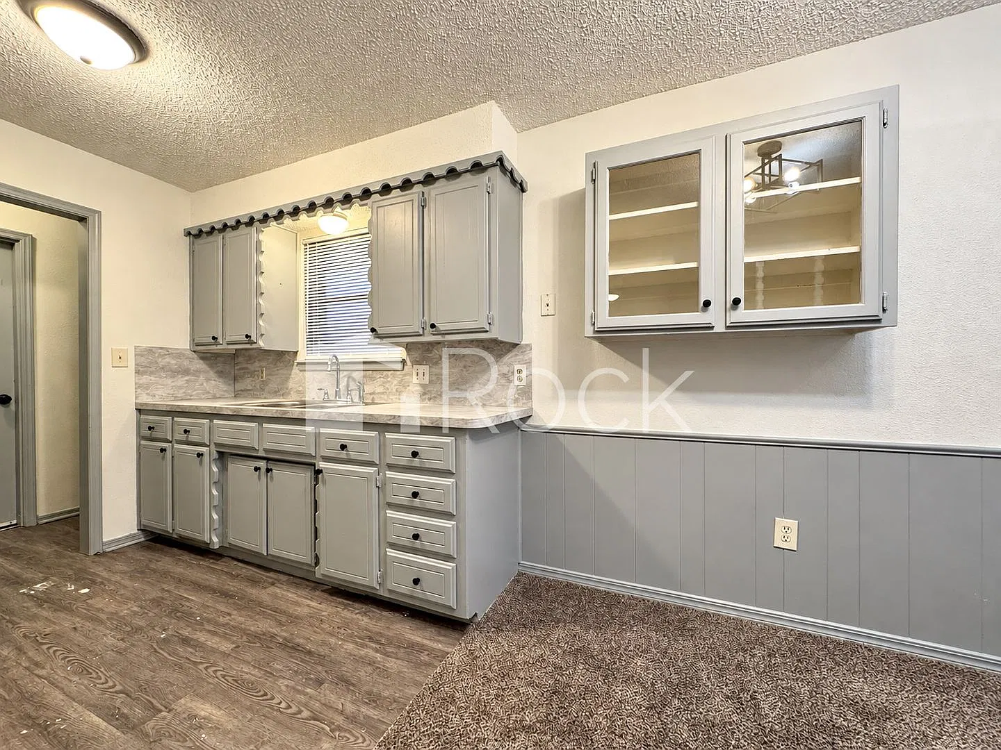 3 Bedroom in a Great Central Location! — Photo 4