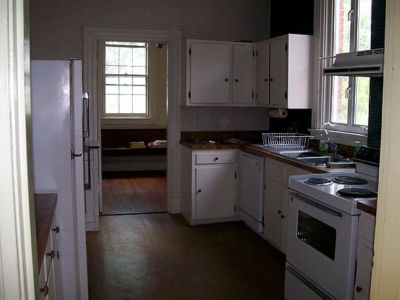 5th image of 2306 Grove Ave APT A