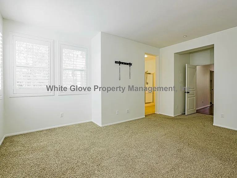 3 Elmhurst St — Photo 9