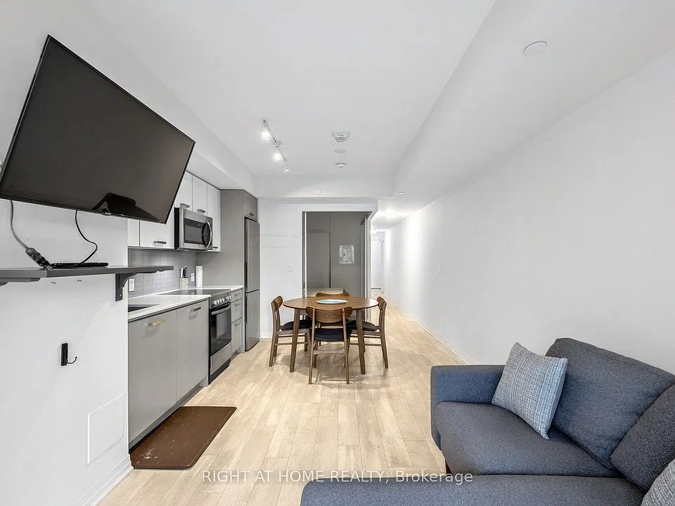 1630 Queen St E #211