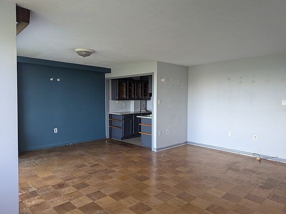 3rd image of 10201 Grosvenor Pl APT 1217